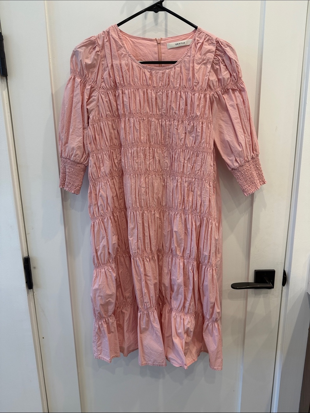 GESTUZ Pink dress